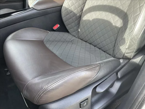 Toyota C-HR 1,8 i 72kw Hybrid e-CVT - foto 23