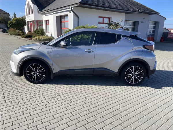 Toyota C-HR 1,8 i 72kw Hybrid e-CVT - foto 36