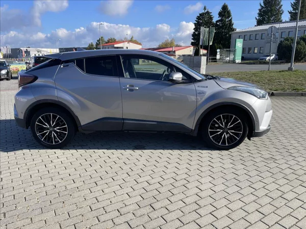 Toyota C-HR 1,8 i 72kw Hybrid e-CVT - foto 39