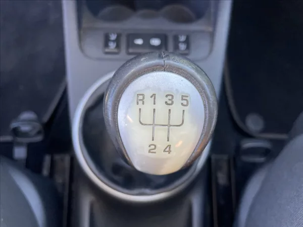 Škoda Fabia 1,4 i 16V 63kw Sportline Klima - foto 16