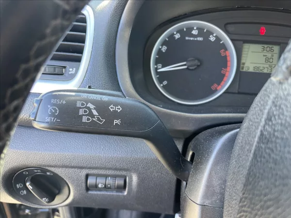 Škoda Fabia 1,4 i 16V 63kw Sportline Klima - foto 17