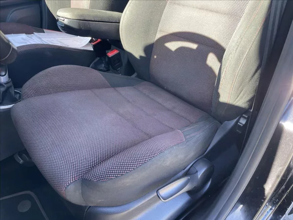 Škoda Fabia 1,4 i 16V 63kw Sportline Klima - foto 18