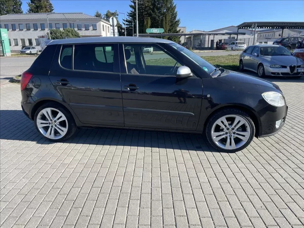 Škoda Fabia 1,4 i 16V 63kw Sportline Klima - foto 40