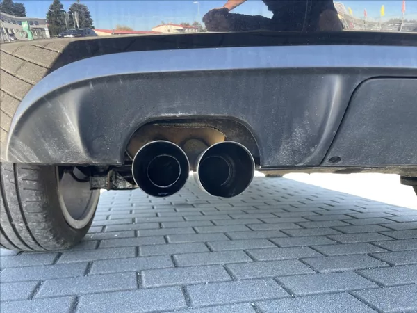Škoda Fabia 1,4 i 16V 63kw Sportline Klima - foto 42