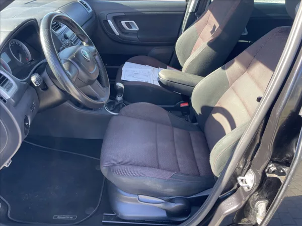 Škoda Fabia 1,4 i 16V 63kw Sportline Klima - foto 7