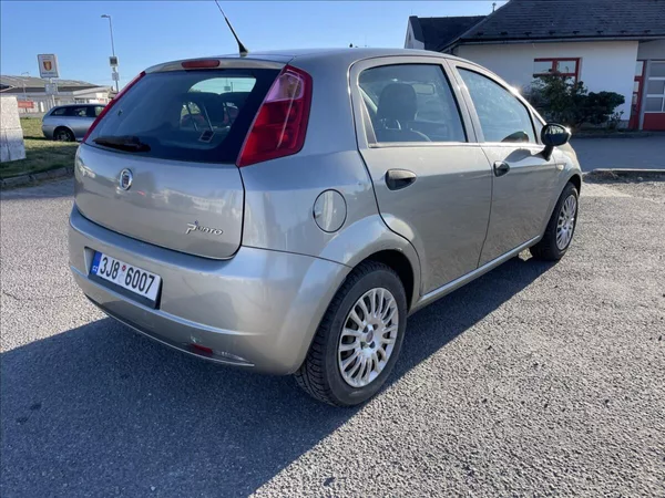 Fiat Punto 1,2 i 48kw Klima CZauto 1maj. - foto 4