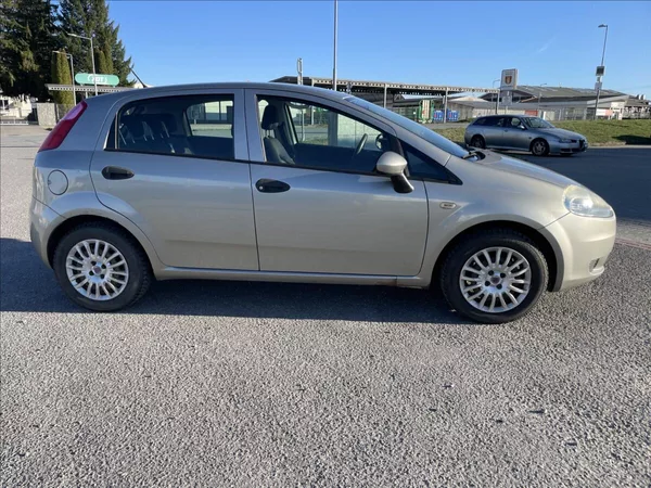Fiat Punto 1,2 i 48kw Klima CZauto 1maj. - foto 5