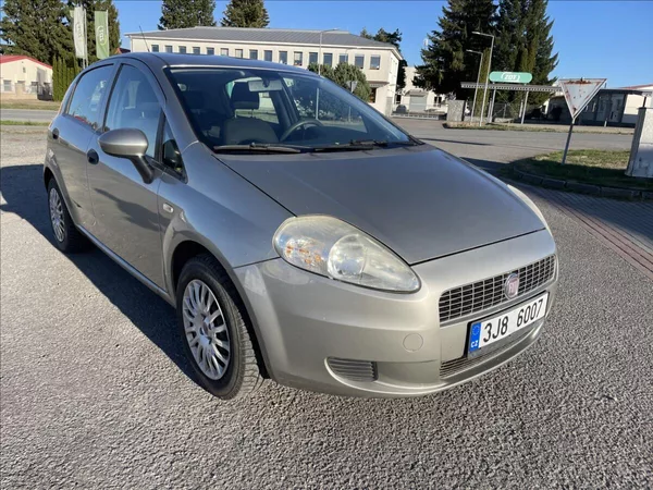 Fiat Punto 1,2 i 48kw Klima CZauto 1maj. - foto 6