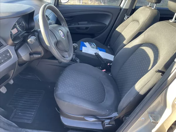 Fiat Punto 1,2 i 48kw Klima CZauto 1maj. - foto 7