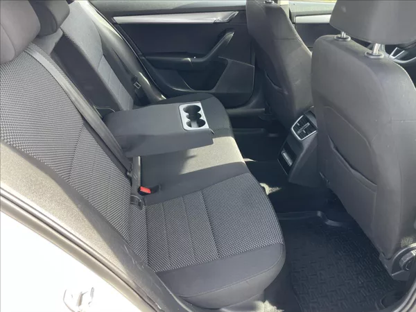 Škoda Octavia 1,8 TSi 132kw 4x4 DSG odp.DPH - foto 11
