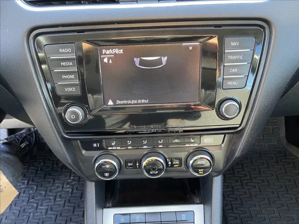 Škoda Octavia 1,8 TSi 132kw 4x4 DSG odp.DPH - foto 17