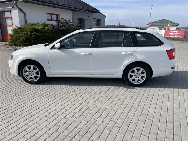 Škoda Octavia 1,8 TSi 132kw 4x4 DSG odp.DPH - foto 2