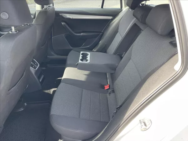 Škoda Octavia 1,8 TSi 132kw 4x4 DSG odp.DPH - foto 8