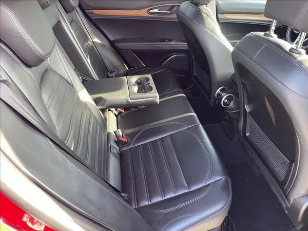 Alfa Romeo Stelvio 2,0 Turbo 280k Q4 AT8 4x4 Tažn - foto 12