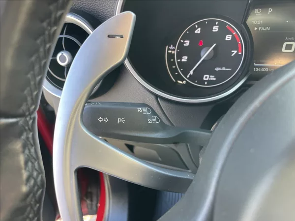 Alfa Romeo Stelvio 2,0 Turbo 280k Q4 AT8 4x4 Tažn - foto 16