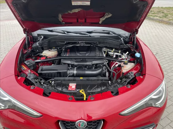 Alfa Romeo Stelvio 2,0 Turbo 280k Q4 AT8 4x4 Tažn - foto 28