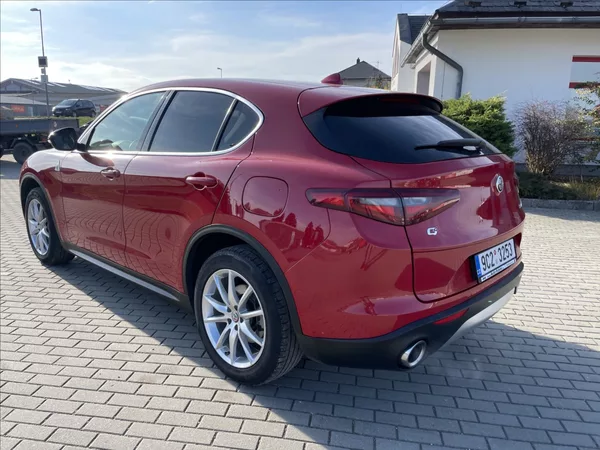 Alfa Romeo Stelvio 2,0 Turbo 280k Q4 AT8 4x4 Tažn - foto 3