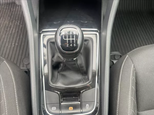 Škoda Karoq 1,0 TSi 85kw Style Tažné GPS - foto 19