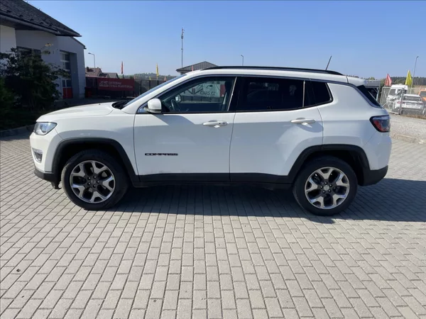 Jeep Compass 1,4 T 125kw AT9 4x4 Limited - foto 2