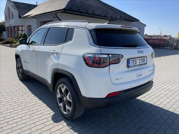 Jeep Compass 1,4 T 125kw AT9 4x4 Limited - foto 29