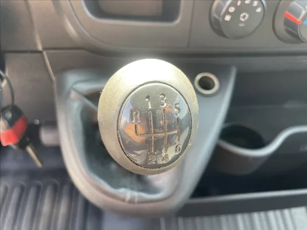 Renault Master 2,3 dCi 110k COOL DPH 12xCZaut - foto 13
