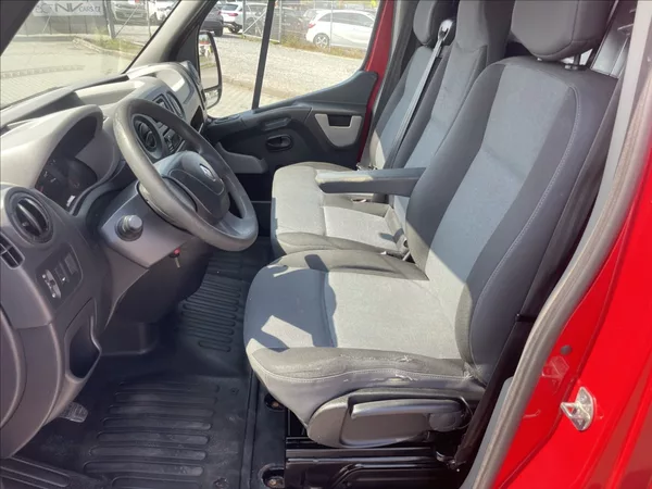 Renault Master 2,3 dCi 110k COOL DPH 12xCZaut - foto 7