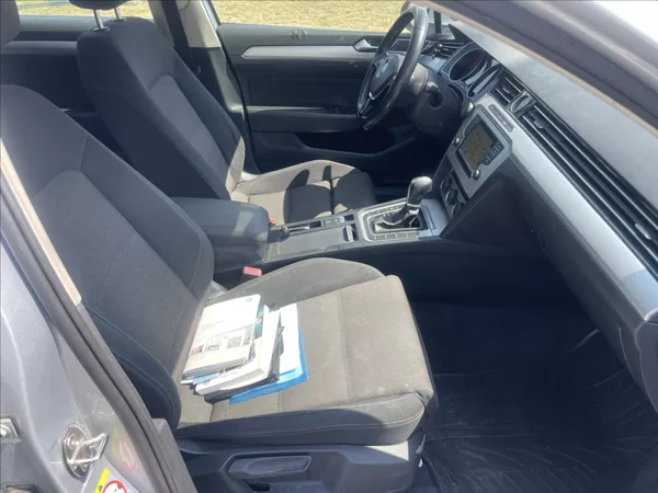 Volkswagen Passat Variant 2,0 TDi 110kw Radar DSG GPS Hi - foto 15