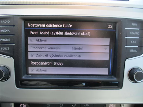 Volkswagen Passat Variant 2,0 TDi 110kw Radar DSG GPS Hi - foto 19