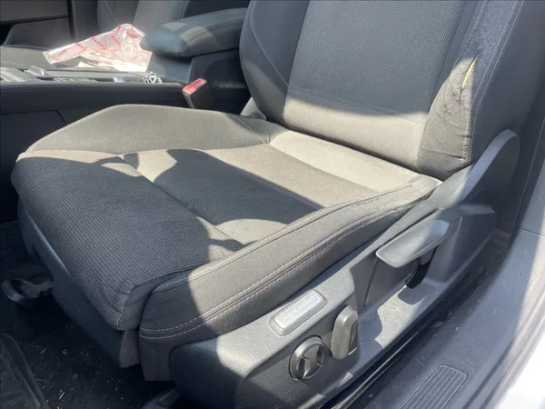 Volkswagen Passat Variant 2,0 TDi 110kw Radar DSG GPS Hi - foto 22
