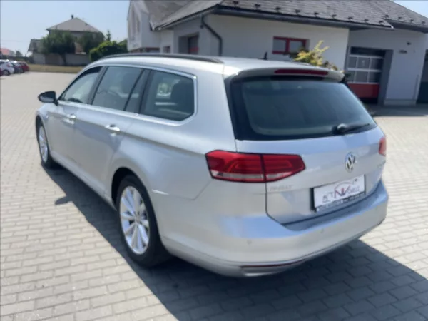 Volkswagen Passat Variant 2,0 TDi 110kw Radar DSG GPS Hi - foto 3