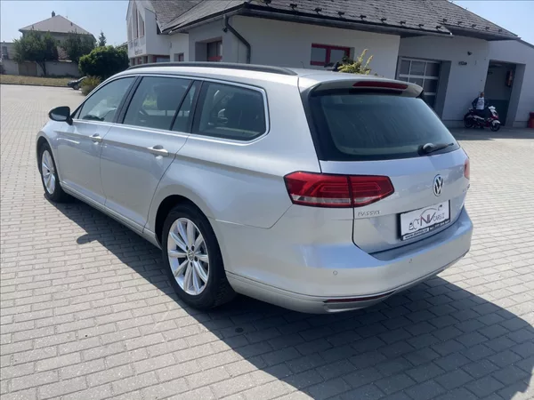 Volkswagen Passat Variant 2,0 TDi 110kw Radar DSG GPS Hi - foto 40