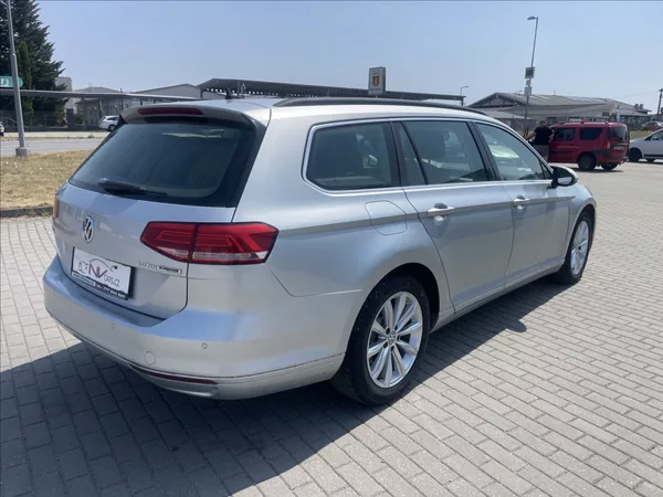 Volkswagen Passat Variant 2,0 TDi 110kw Radar DSG GPS Hi - foto 41