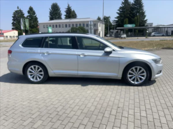 Volkswagen Passat Variant 2,0 TDi 110kw Radar DSG GPS Hi - foto 5