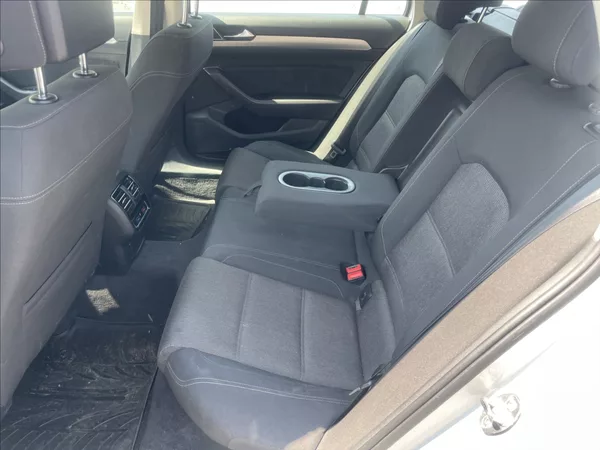 Volkswagen Passat Variant 2,0 TDi 110kw Radar DSG GPS Hi - foto 8