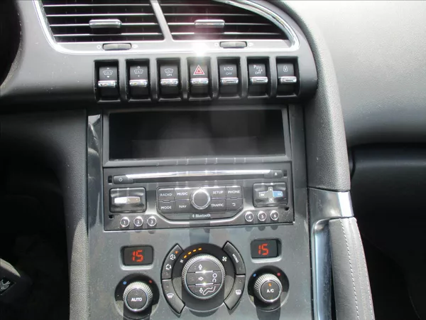 Peugeot 3008 2,0 Hybrid 4x4 Allure Pano HUD - foto 31