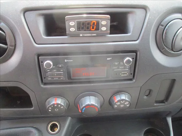 Renault Master 2,3 dCi 110k COOL DPH 12xCZaut - foto 12