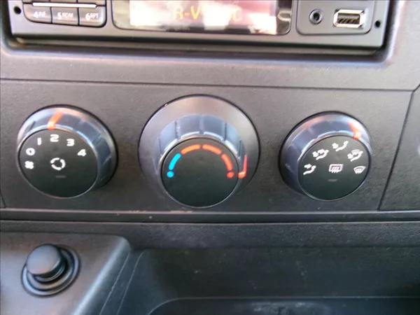 Renault Master 2,3 dCi 110k COOL DPH 12xCZaut - foto 14