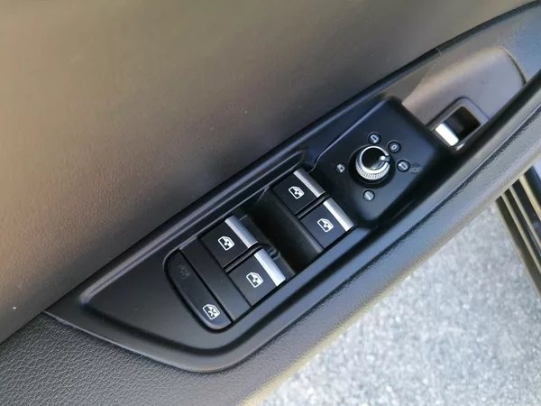 Audi A4 2.0 35 TFSi S-Tronic Virtual - foto 26