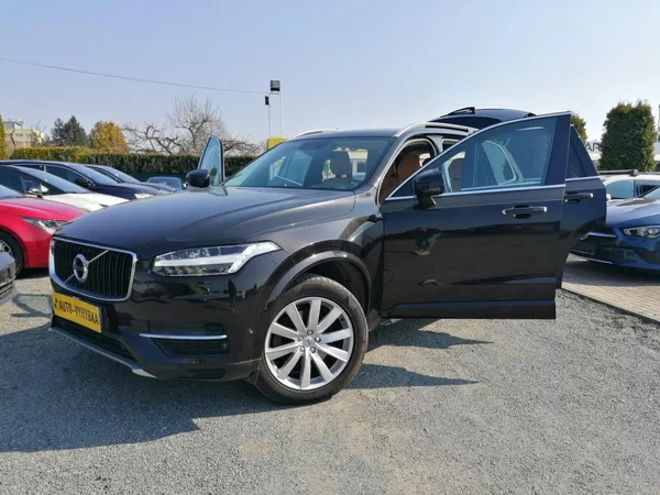 Volvo XC90 D5 AWD 7-míst Bowers & Wilkins