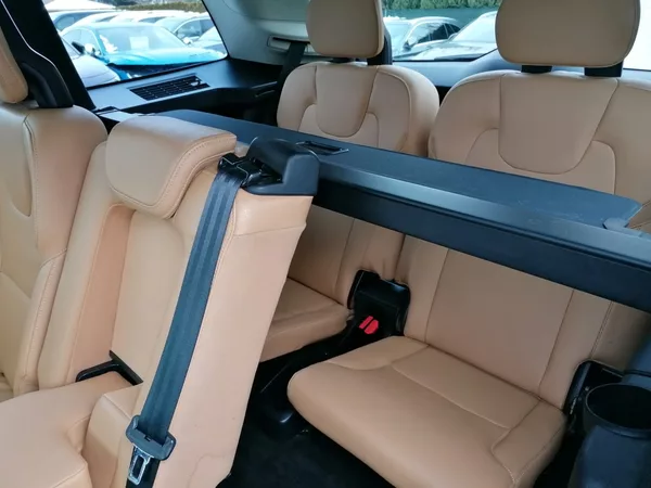 Volvo XC90 D5 AWD 7-míst Bowers & Wilkins - foto 11
