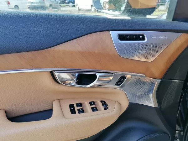 Volvo XC90 D5 AWD 7-míst Bowers & Wilkins - foto 13