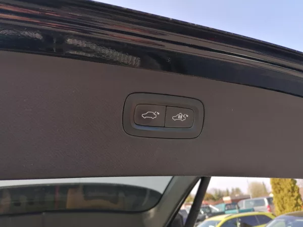 Volvo XC90 D5 AWD 7-míst Bowers & Wilkins - foto 26