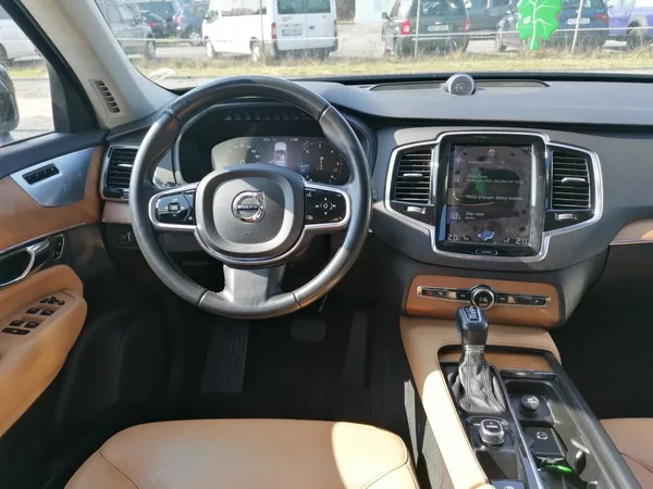 Volvo XC90 D5 AWD 7-míst Bowers & Wilkins - foto 8