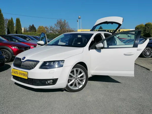 Škoda Octavia 2.0 TDi DSG Style,Navi,ACC