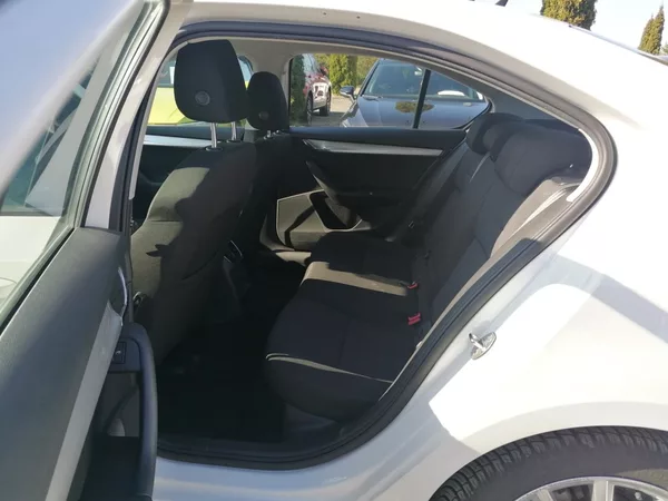 Škoda Octavia 2.0 TDi DSG Style,Navi,ACC - foto 10
