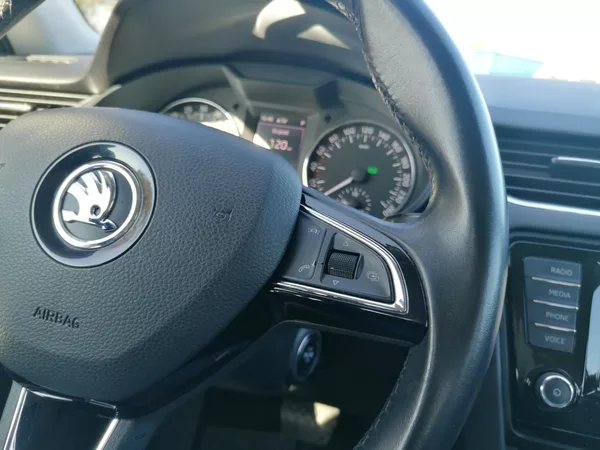 Škoda Octavia 2.0 TDi DSG Style,Navi,ACC - foto 21