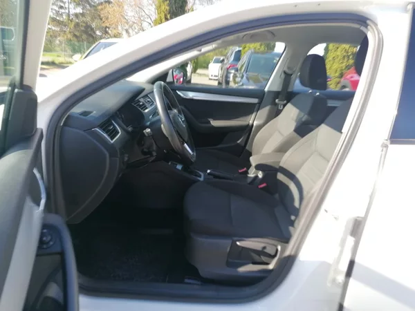 Škoda Octavia 2.0 TDi DSG Style,Navi,ACC - foto 9