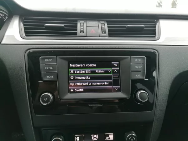 Škoda Rapid 1.4 TDi DSG výhřevy, Tempomat - foto 15