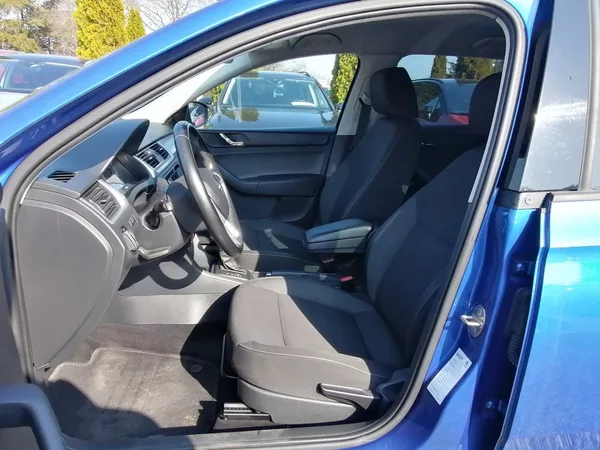 Škoda Rapid 1.4 TDi DSG výhřevy, Tempomat - foto 7