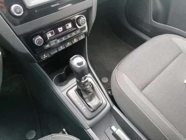Škoda Rapid 1.4 TDi DSG výhřevy, Tempomat - foto 9